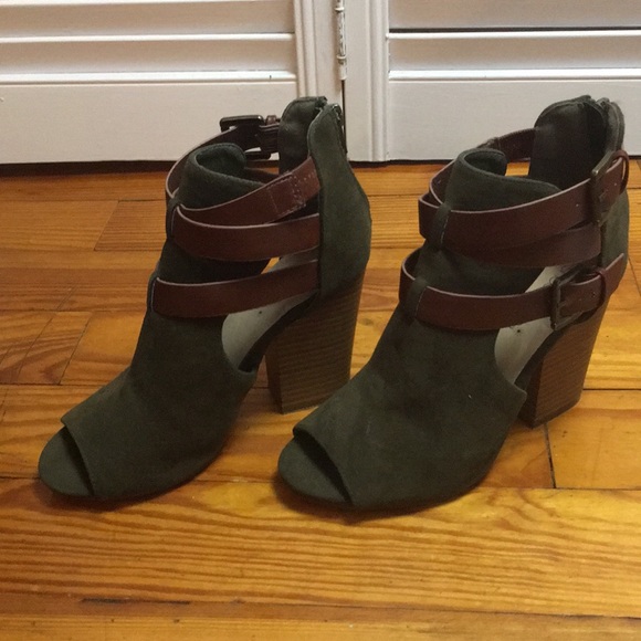 Shoedazzle Ankle Booties Forest Green Worn Once - Picture 8 of 8